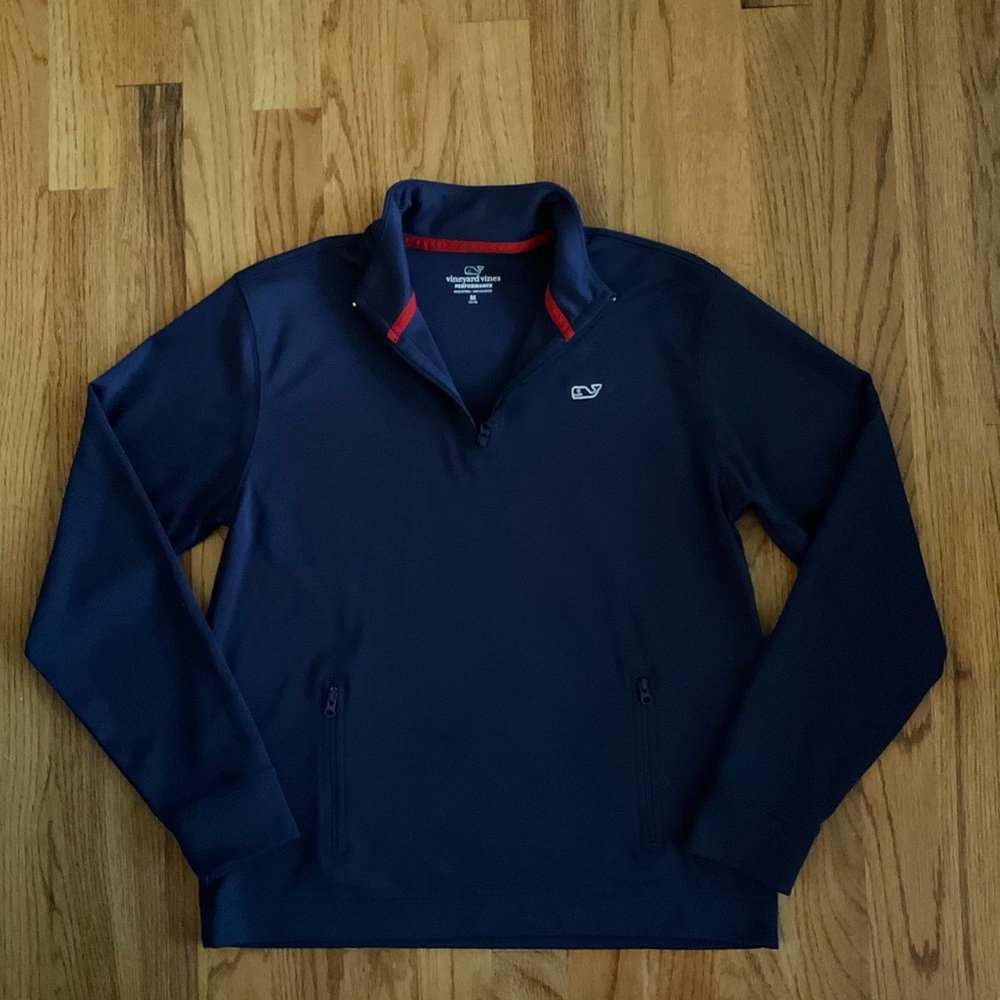 Vineyard Vines top